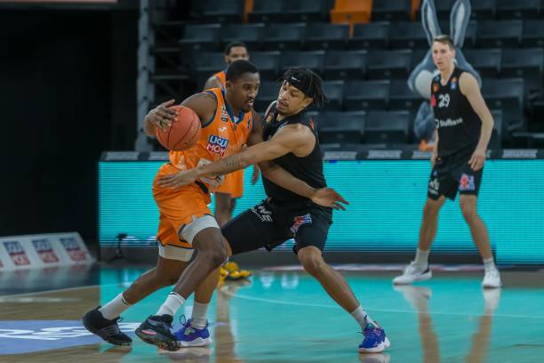 曼联以一场 曼联以一场