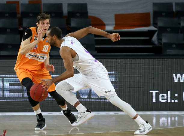 理上形成负 理上形成负